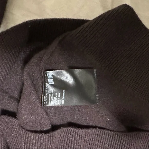Uniqlo Women's cashmere Crew Neck Sweater - Dark Brown - Picture 5 of 6